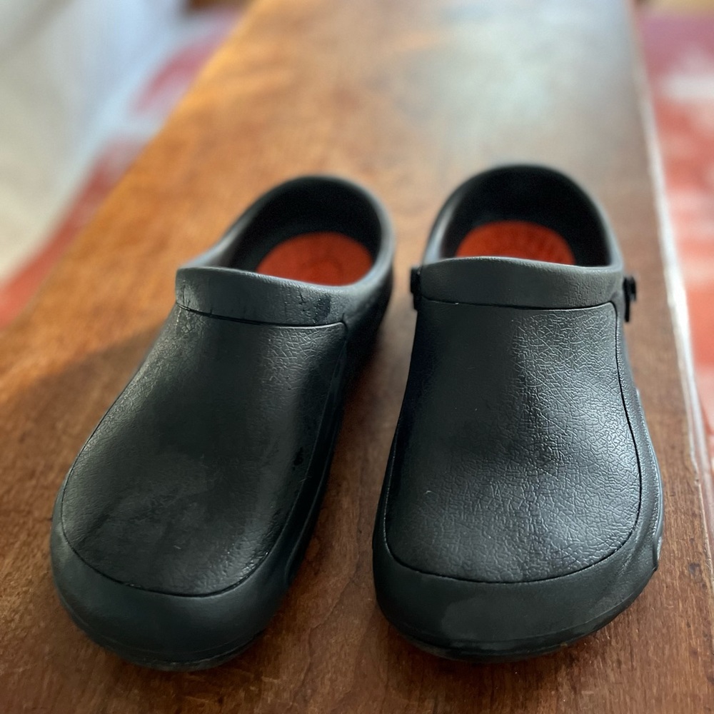 Bistro Pro literide slip and oil resistant Crocs M8/W10